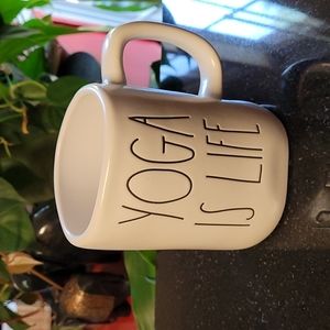 🧘🏽‍♀️Rae Dunn Yoga Mug